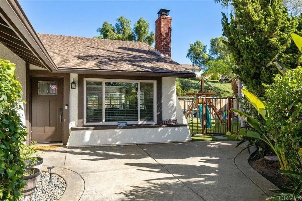 2283 Village Road