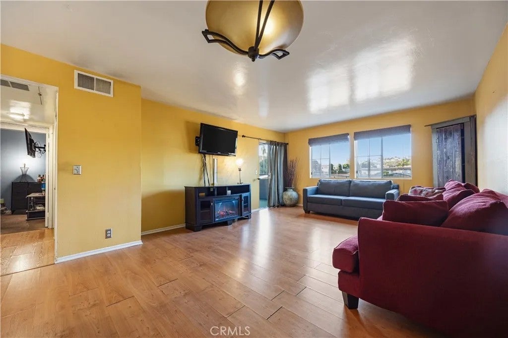 2507 E 15th Street 109