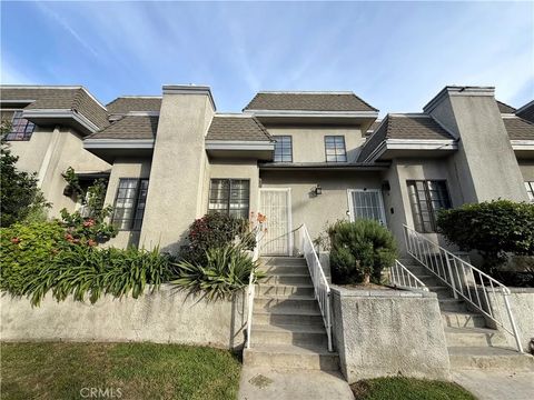 Photo of 14500 Van Nuys Blvd #8, Panorama City, CA 91402 (MLS # PF26088936)