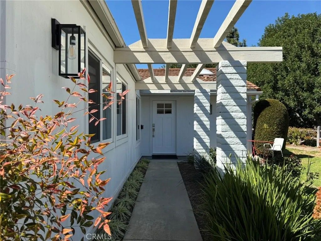 Photo of 3199 Via Buena Vis #D, Laguna Woods, CA 92637 (MLS # OC26053241)