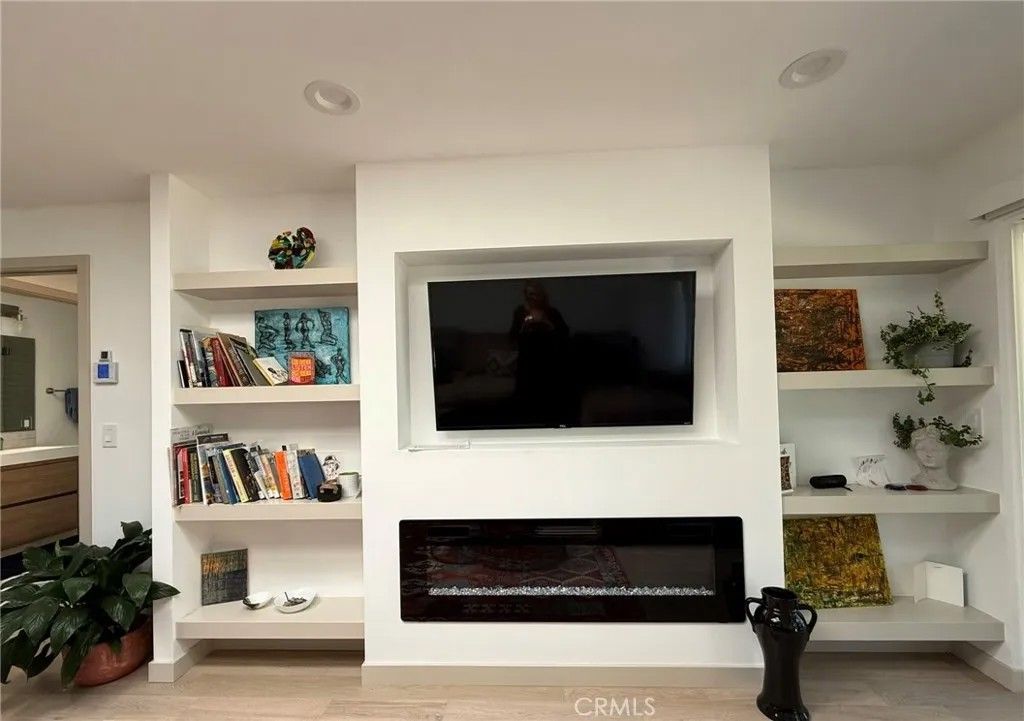 Photo of 3199 Via Buena Vis #D, Laguna Woods, CA 92637 (MLS # OC26053241)