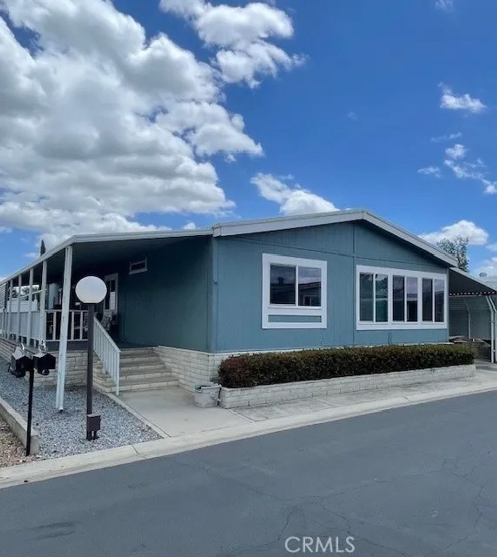 Photo of 2230 Lake Park #55, San Jacinto, CA 92583 (MLS # OC25110101)