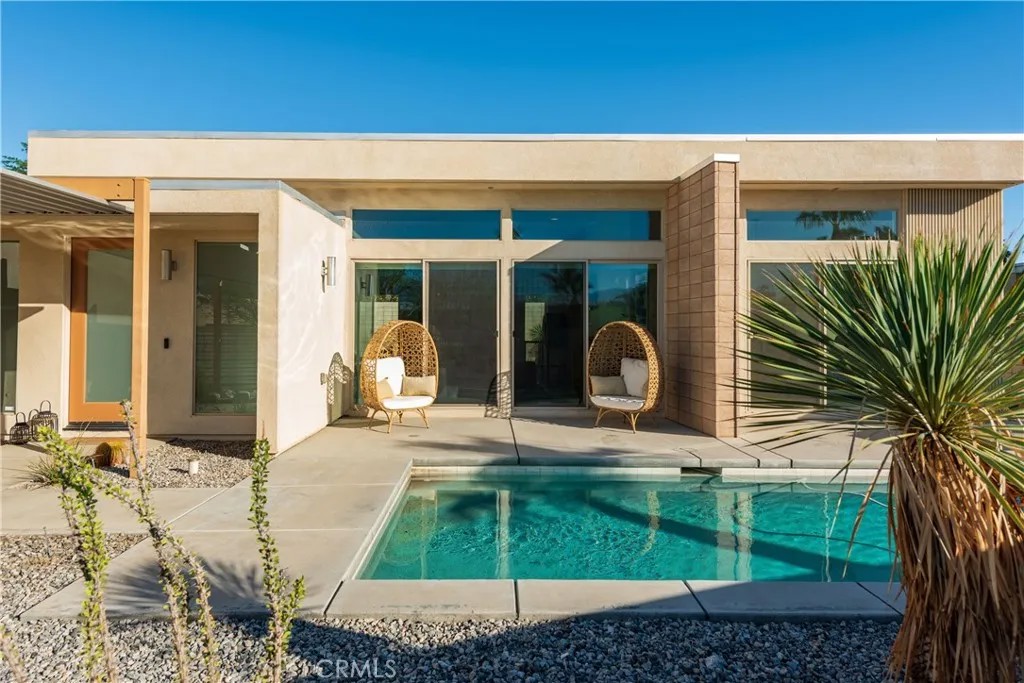 1126 Lucent Court