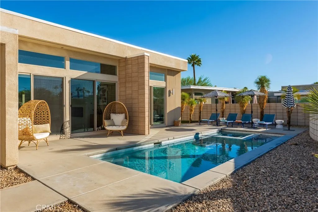 1126 Lucent Court