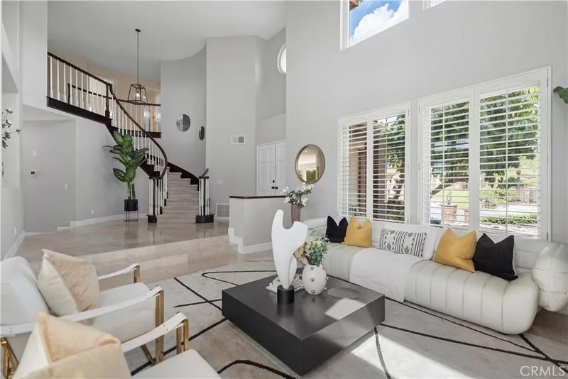 5415 Los Monteros