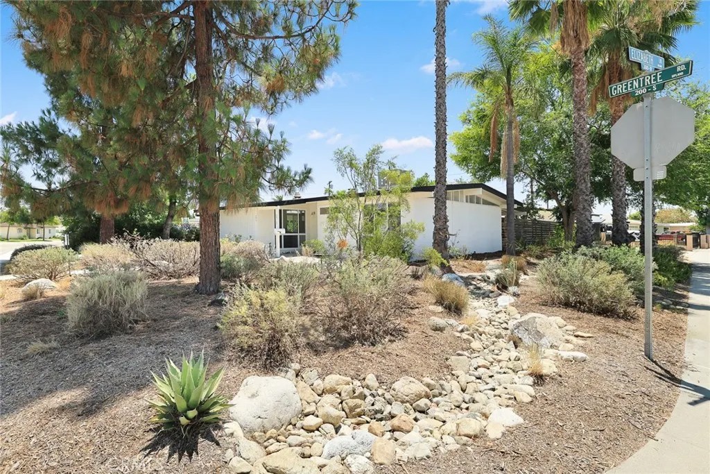 271 Greentree