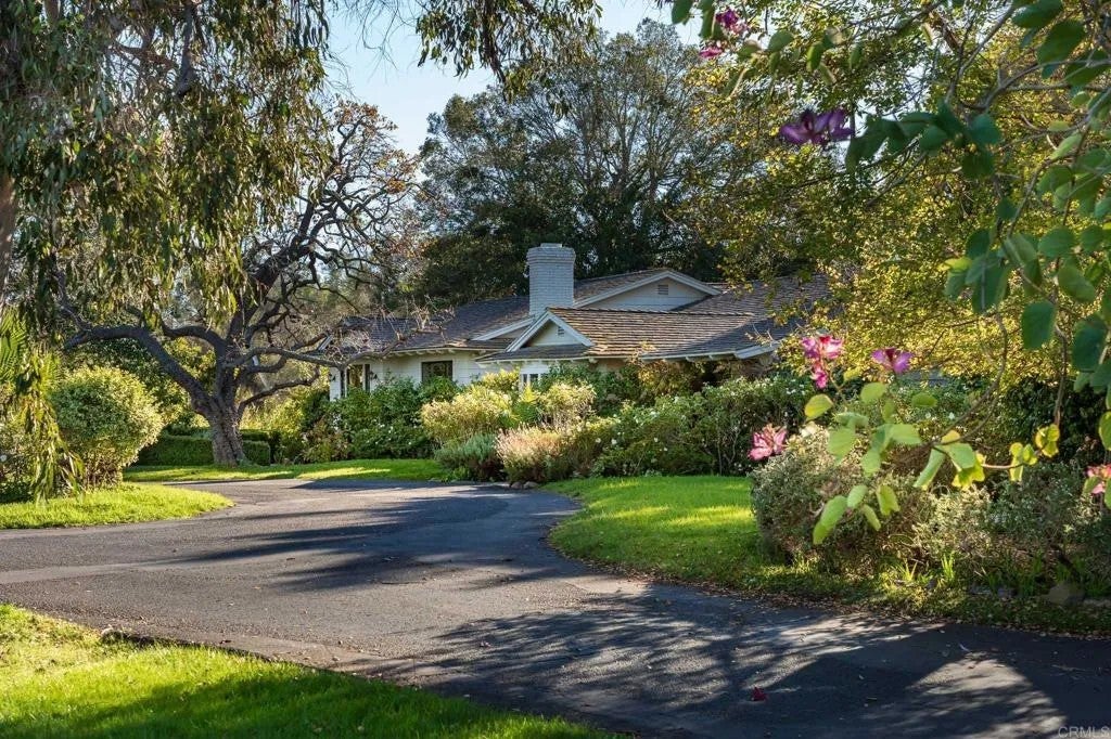Photo of 16041 Via Del Alba, Rancho Santa Fe, CA 92067 (MLS # NDP2605816)