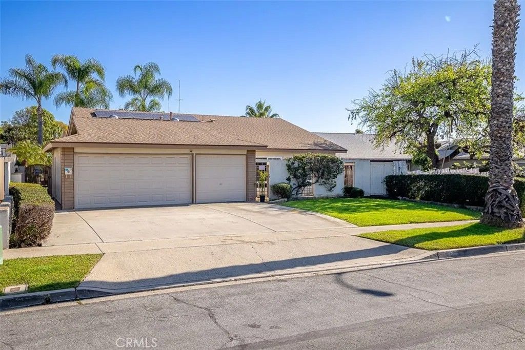 Photo of 23372 Dune Mear Road, Lake Forest, CA 92630 (MLS # OC26021264)
