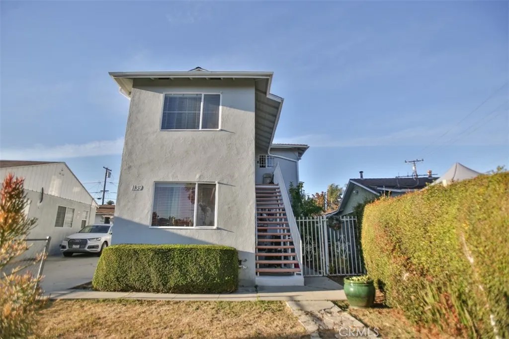 1139 E 67th Street