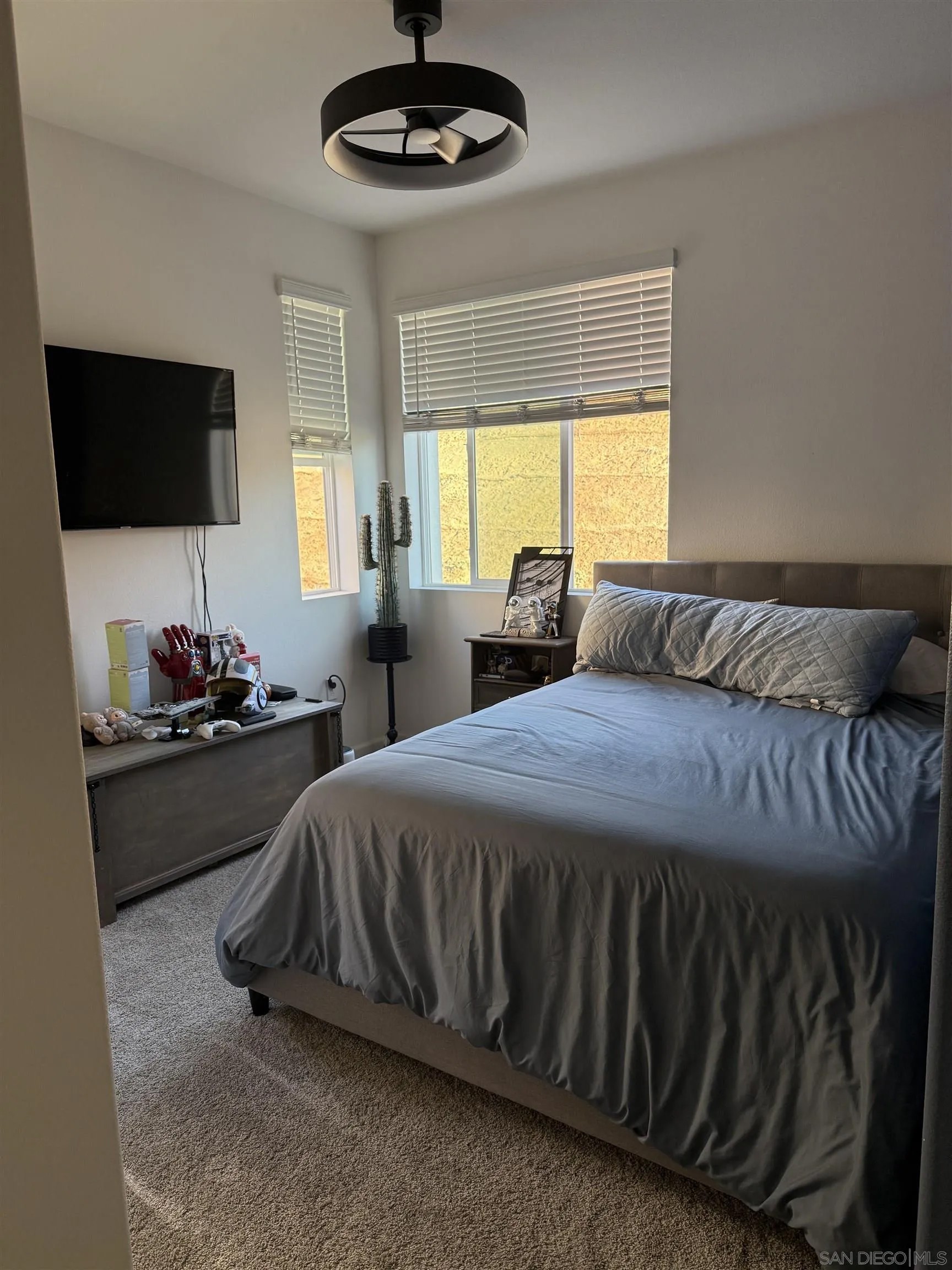 812 Makani St 4