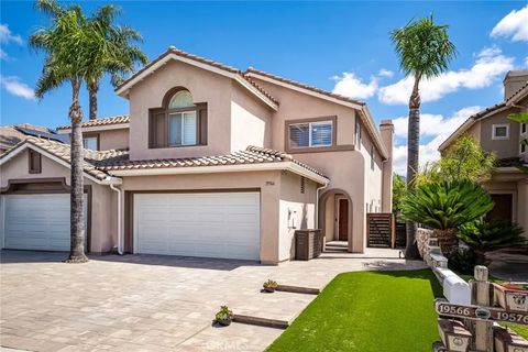 Photo of 19566 Dorado Dr, Lake Forest, CA 92679 (MLS # OC26083988)