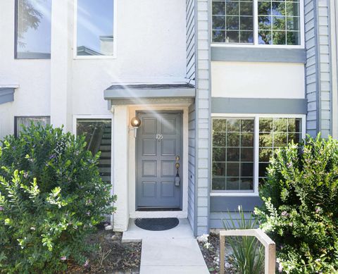 Tiny photo for 4064 Crystal Dawn Ln #105, San Diego, CA 92122 (MLS # 250042763)