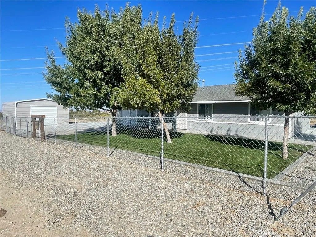 Photo of 11825 Riggins Road, Phelan, CA 92371 (MLS # HD25264163)