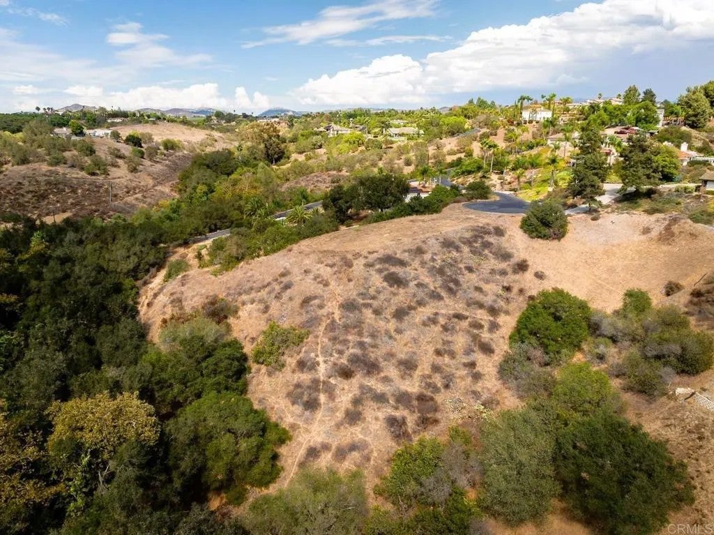 Photo of 2202 Calle Dos Lomas, Fallbrook, CA 92028 (MLS # NDP2608538)