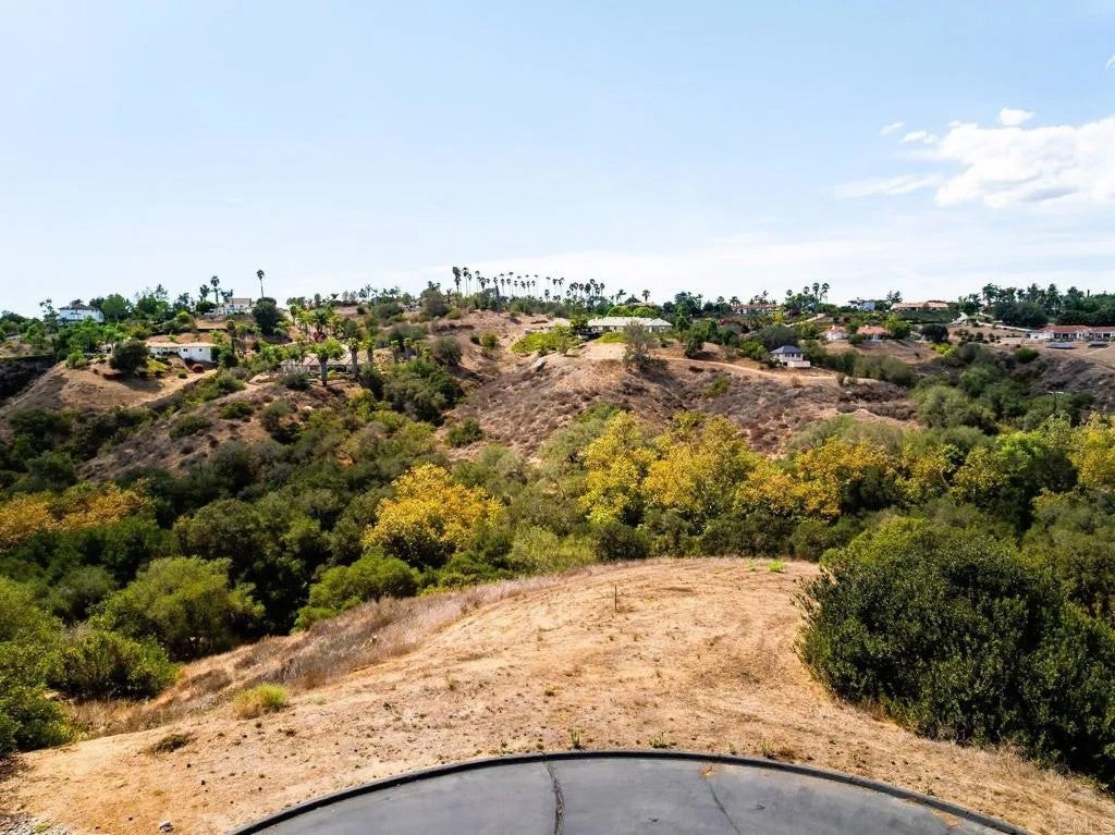 Photo of 2202 Calle Dos Lomas, Fallbrook, CA 92028 (MLS # NDP2608538)