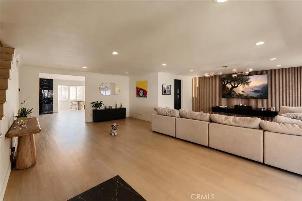 Photo of 5315 Yarmouth Avenue #104, Encino, CA 91316 (MLS # SR26202741)