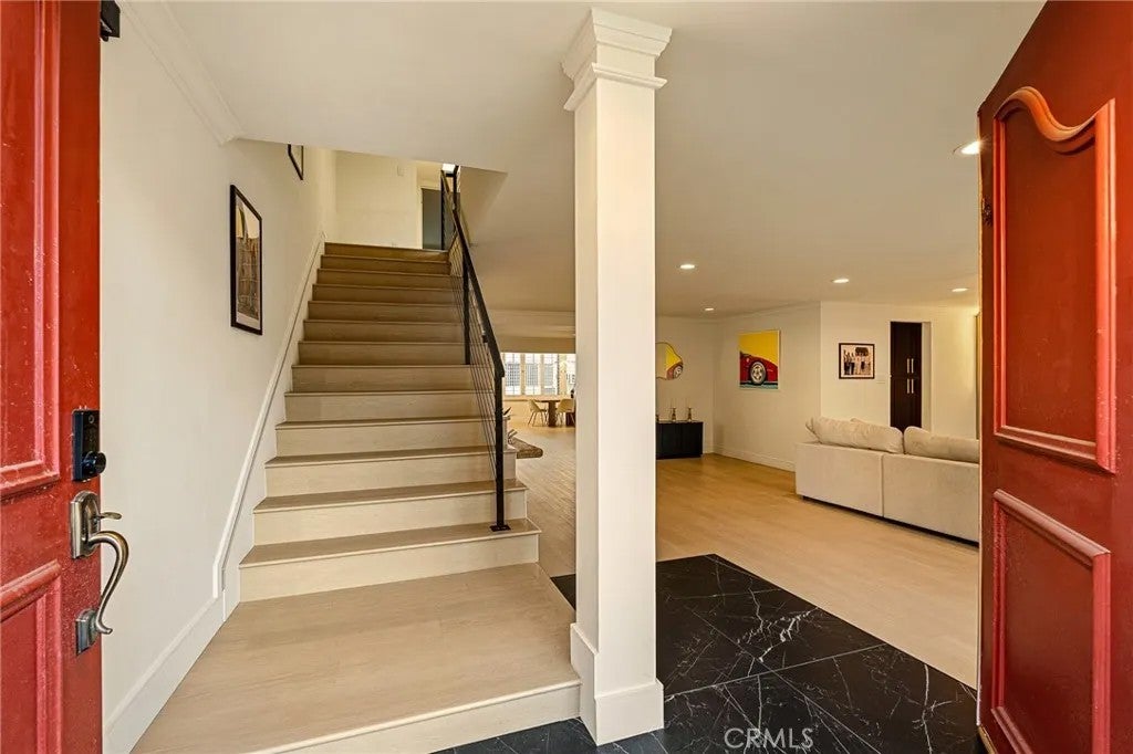 Photo of 5315 Yarmouth Avenue #104, Encino, CA 91316 (MLS # SR26202741)