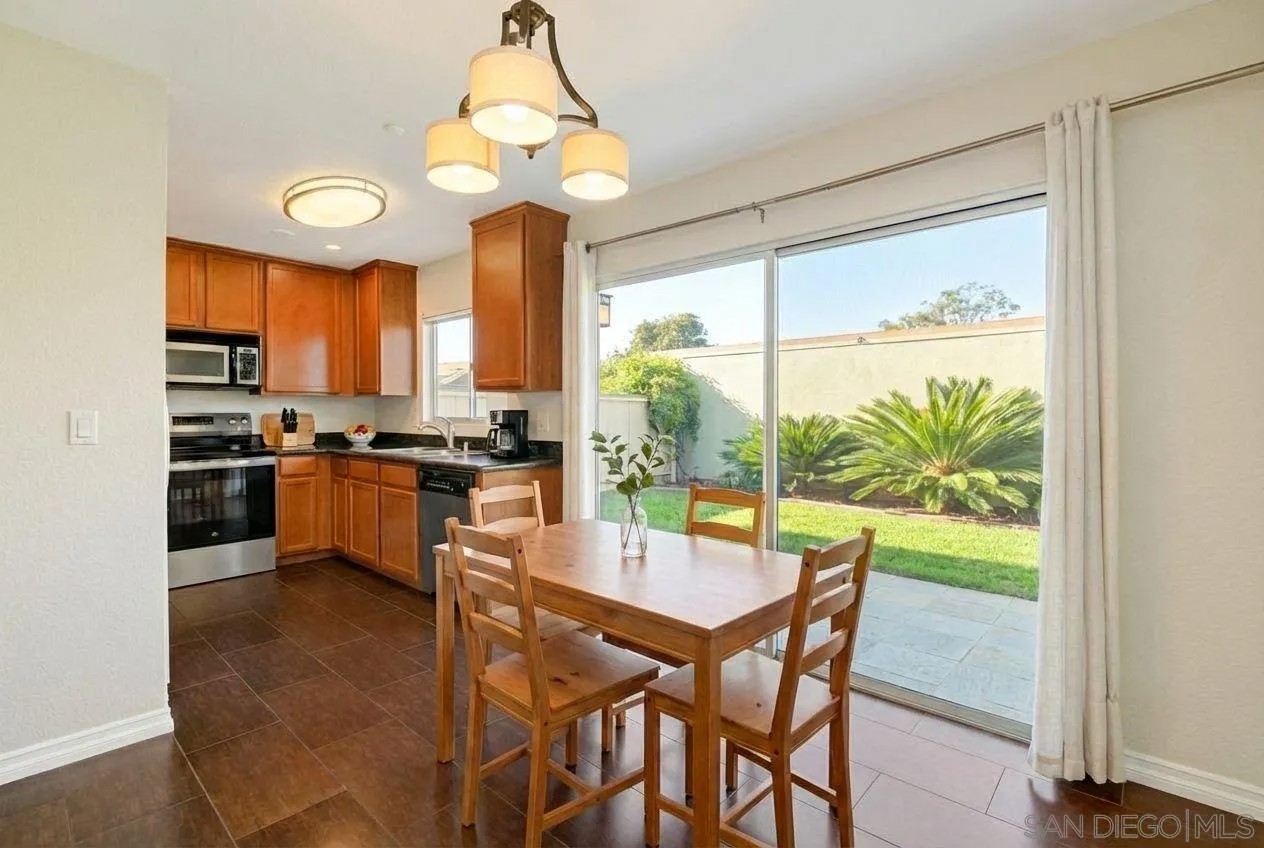 615 Fredricks Ave 122