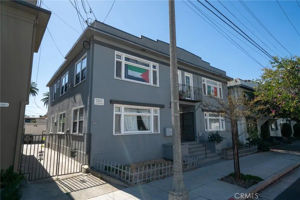 Photo of 1042-1048 E Broadway, Long Beach, CA 90802 (MLS # OC26090983)