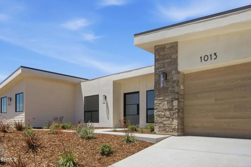 1013 Colina Vista