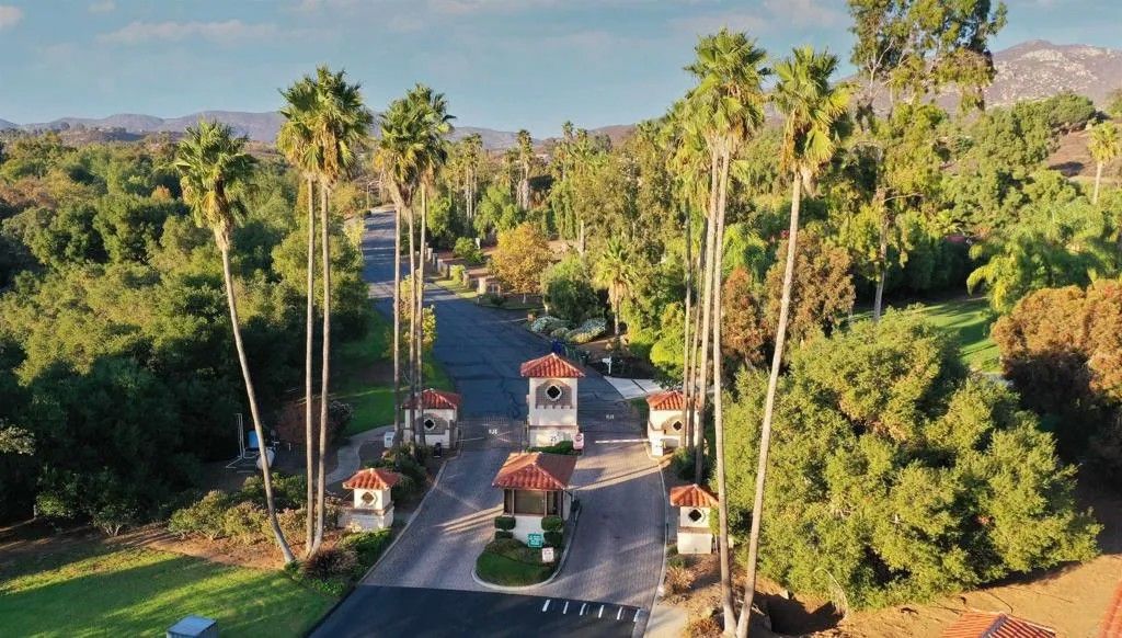 Photo of 15223 Presilla Dr, Jamul, CA 91935 (MLS # PTP2600997)