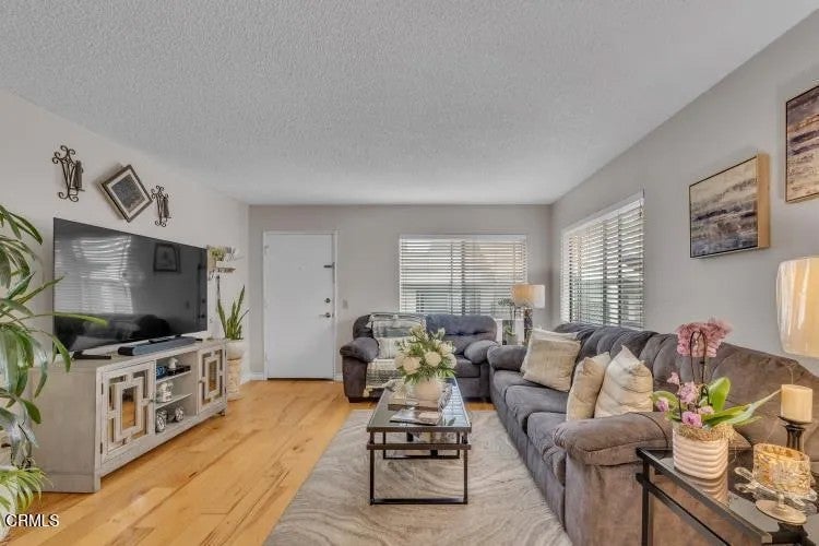 1340 E Hillcrest Drive 10