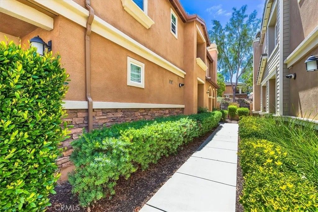 Photo of 42942 Avenida Amistad, Temecula, CA 92592 (MLS # SW26084616)