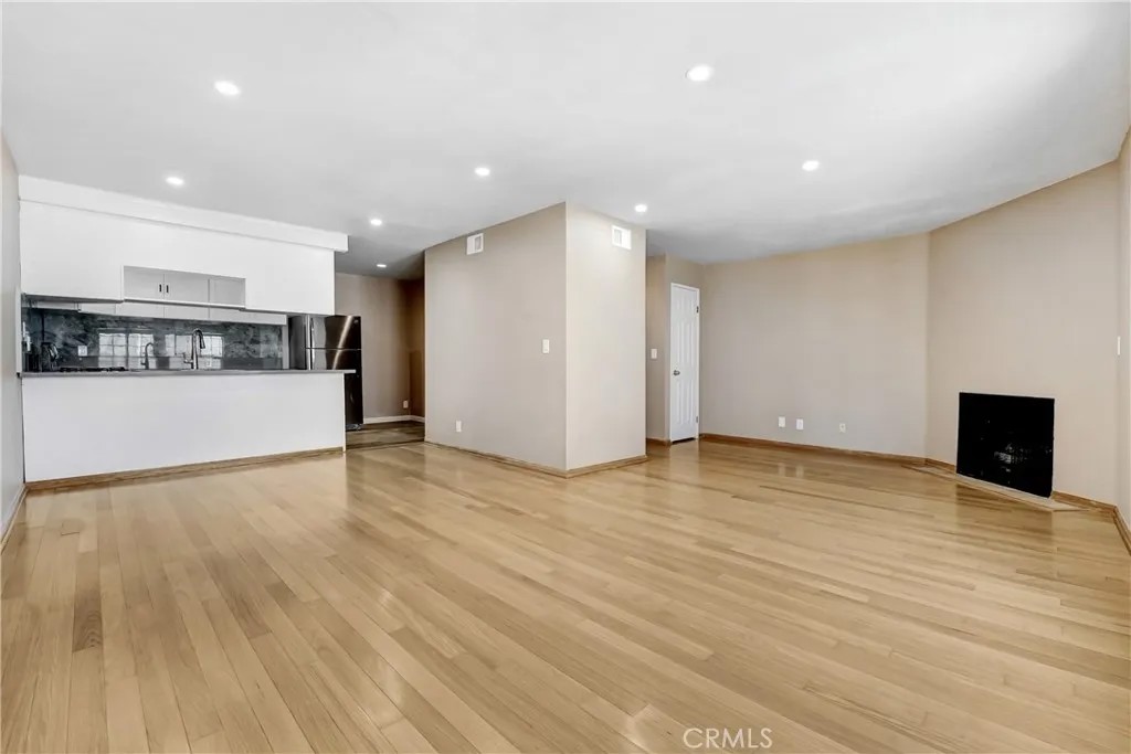 4189 Vineland Avenue 108