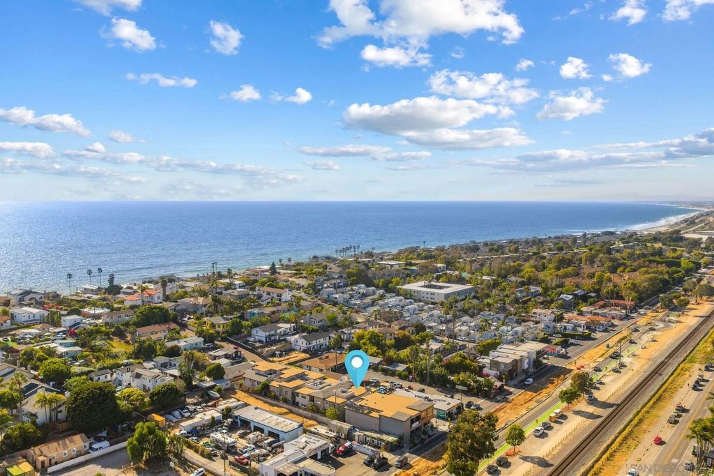 Photo of 107 Edgeburt Dr, Encinitas, CA 92024 (MLS # 260010211)