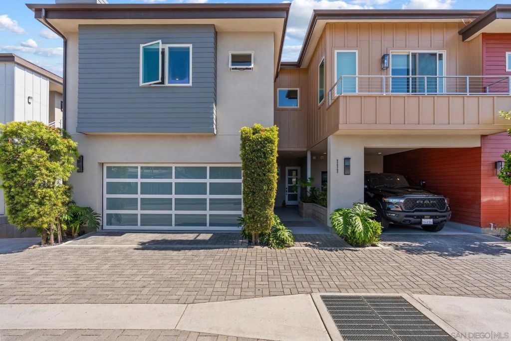 Photo of 107 Edgeburt Dr, Encinitas, CA 92024 (MLS # 260010211)