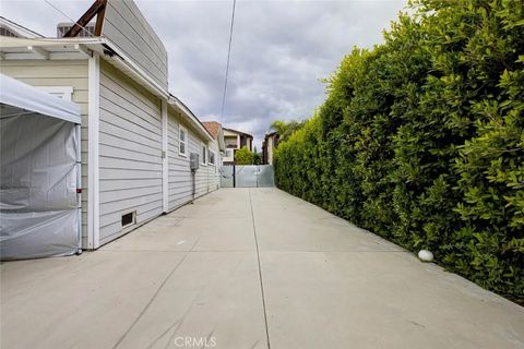 Tiny photo for 466 Vine ST, Glendale, CA 91204 (MLS # GD26093971)