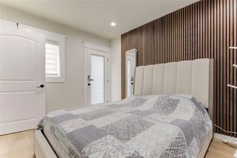Tiny photo for 466 Vine ST, Glendale, CA 91204 (MLS # GD26093971)
