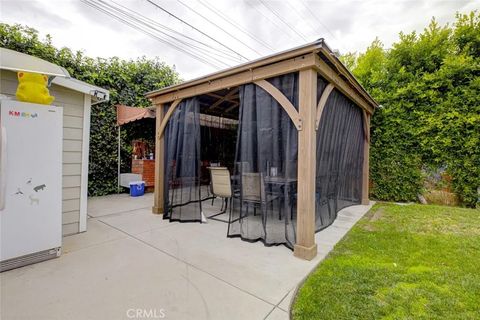 Tiny photo for 466 Vine ST, Glendale, CA 91204 (MLS # GD26093971)