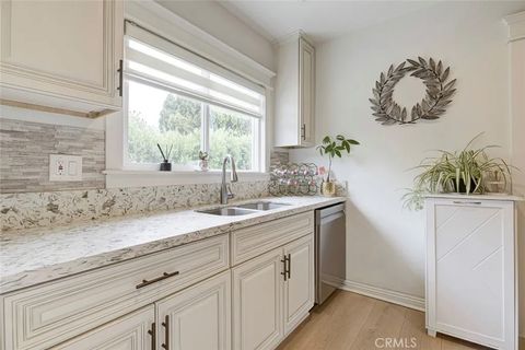 Tiny photo for 466 Vine ST, Glendale, CA 91204 (MLS # GD26093971)