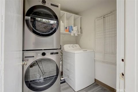 Tiny photo for 466 Vine ST, Glendale, CA 91204 (MLS # GD26093971)