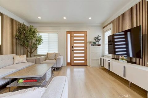 Tiny photo for 466 Vine ST, Glendale, CA 91204 (MLS # GD26093971)