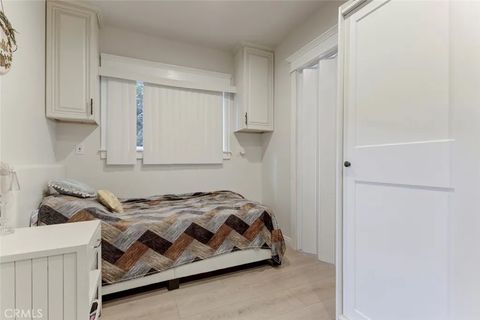 Tiny photo for 466 Vine ST, Glendale, CA 91204 (MLS # GD26093971)
