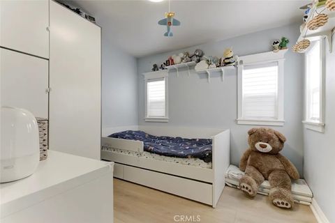 Tiny photo for 466 Vine ST, Glendale, CA 91204 (MLS # GD26093971)