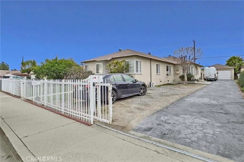 1303 E Kingsley Avenue