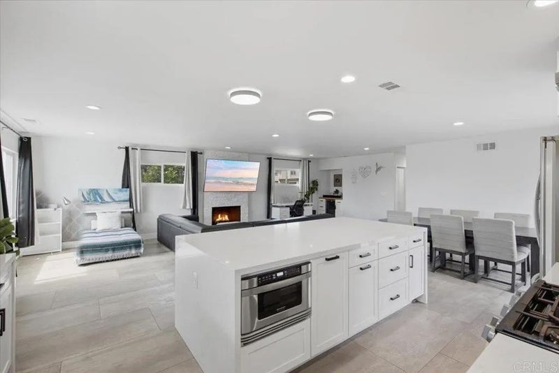 5141 Dubois Drive