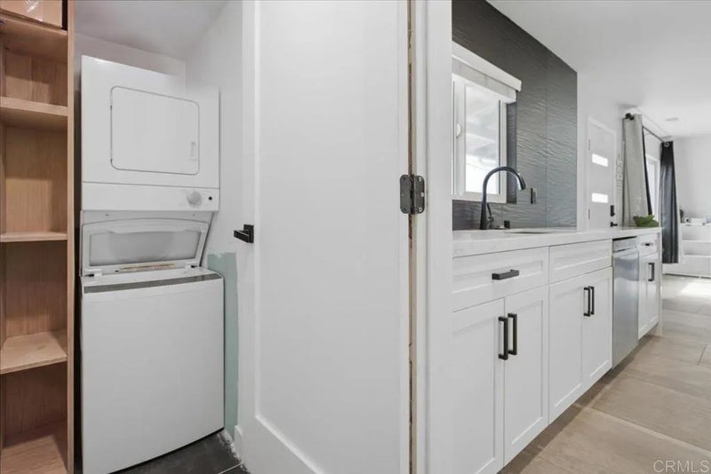 5141 Dubois Drive