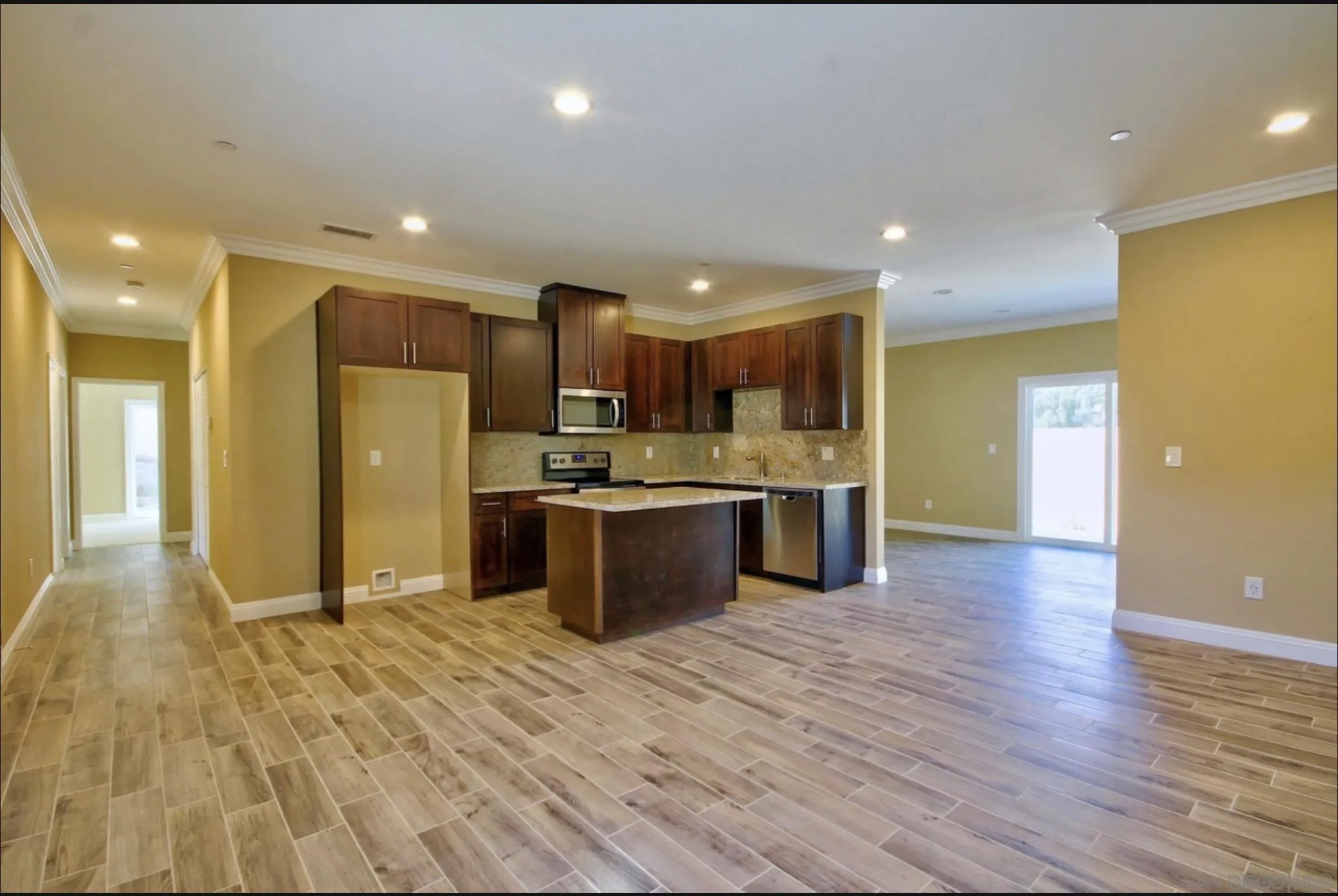 2816-18 D Ave