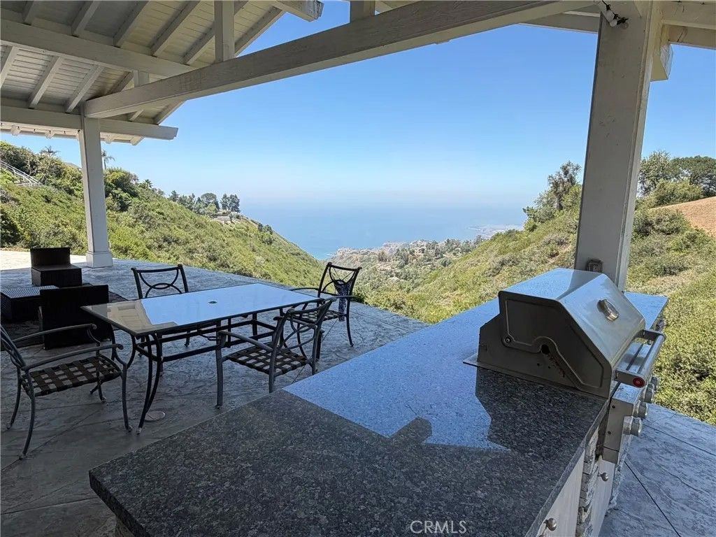 Photo of 7 Southfield Drive, Rolling Hills, CA 90274 (MLS # PV26113350)
