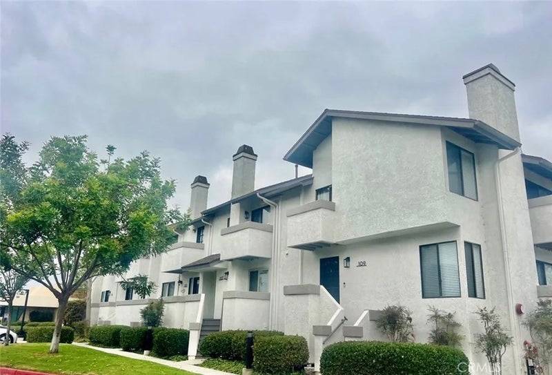 107 Harbor Woods Place