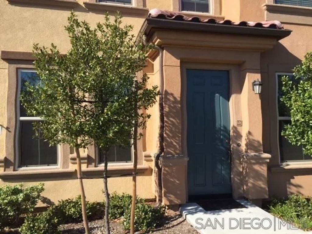 Photo of 11130 Taloncrest Way #13, San Diego, CA 92126 (MLS # 2600097)
