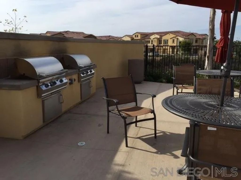 Photo of 11130 Taloncrest Way #13, San Diego, CA 92126 (MLS # 2600097)