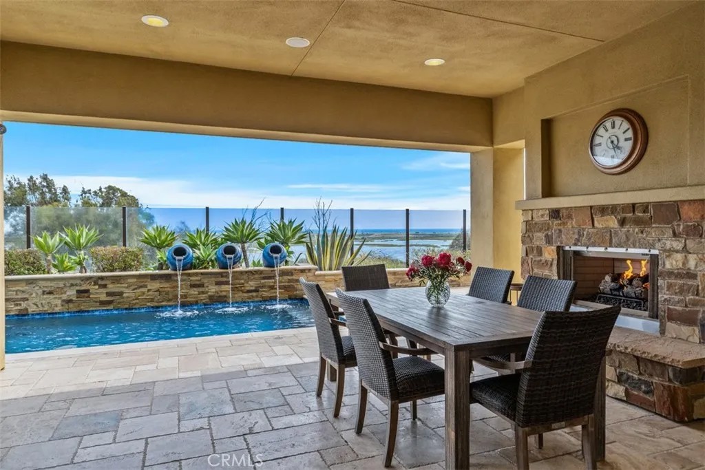 4762 Oceanridge Drive