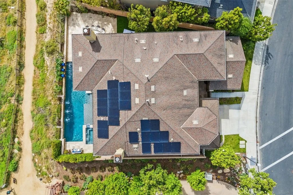 4762 Oceanridge Drive