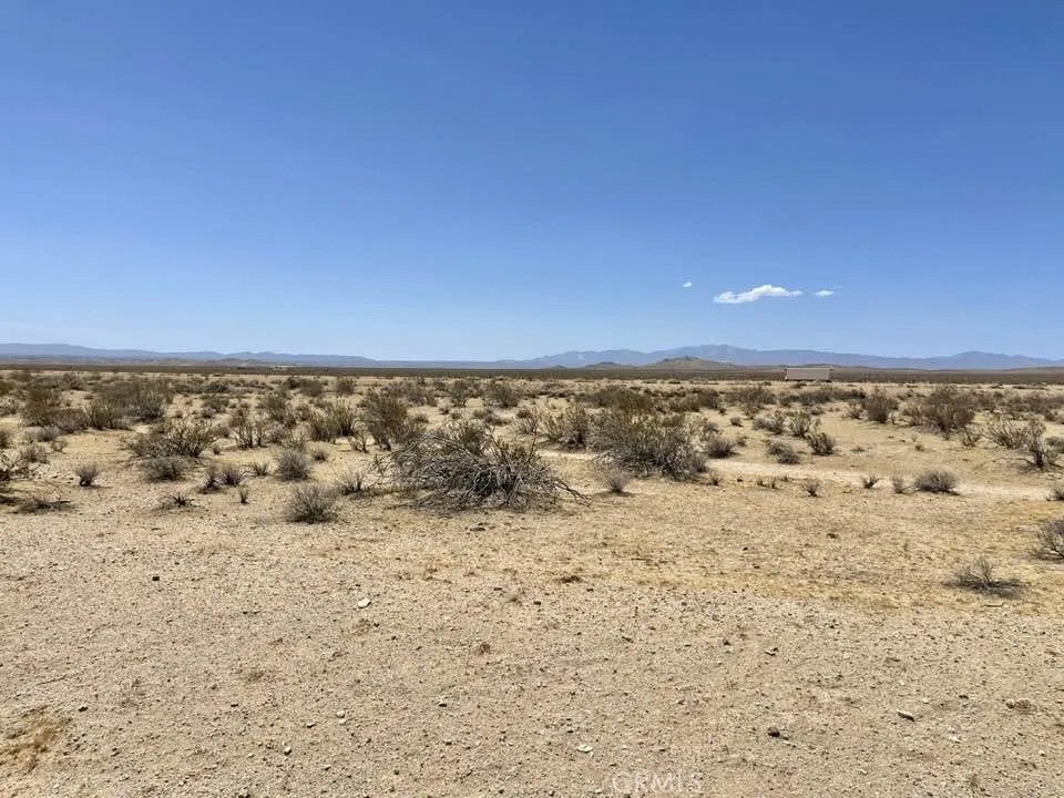 Photo of 0 Crestview Dr. 046042201, Adelanto, CA 92301 (MLS # HD26168304)