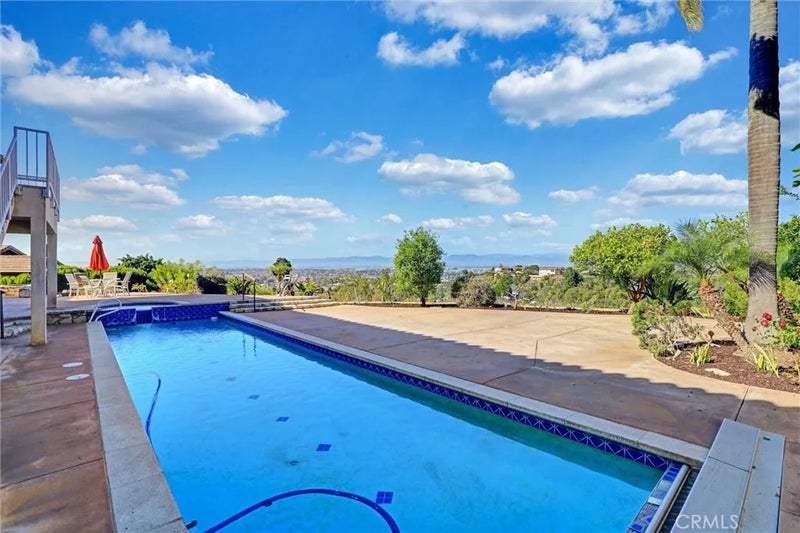 28 Montecillo Drive